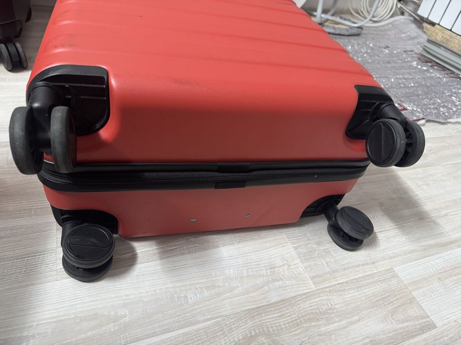 Продам чемодан Xiaomi размер M