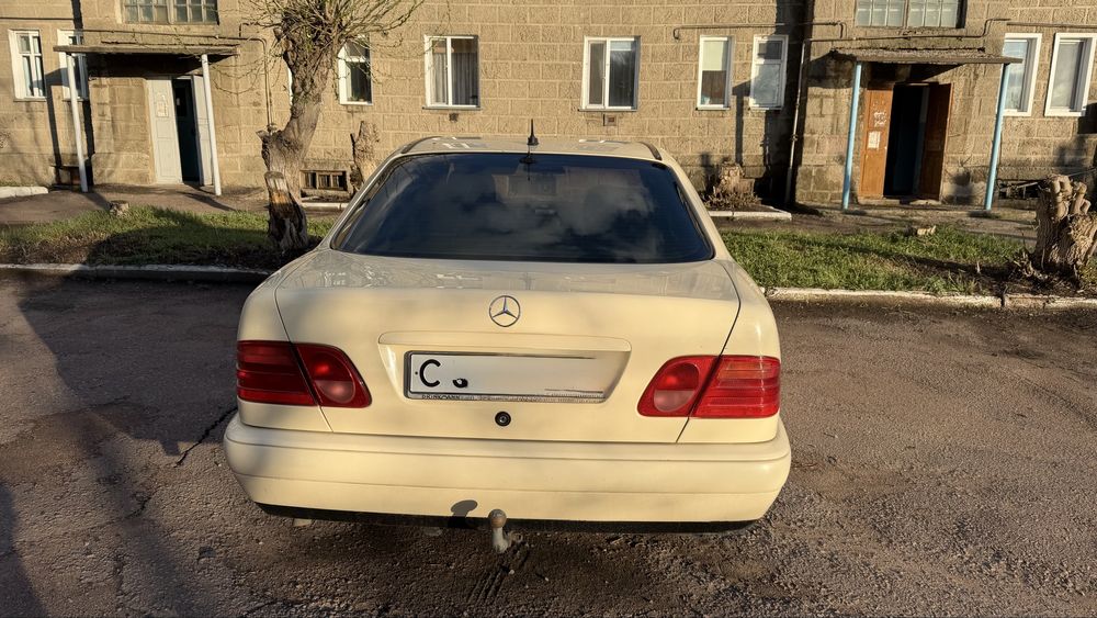 Продам автомобиль Mercedes E 220 дизель