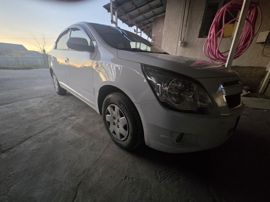 Автомобиль шеврое кобальт