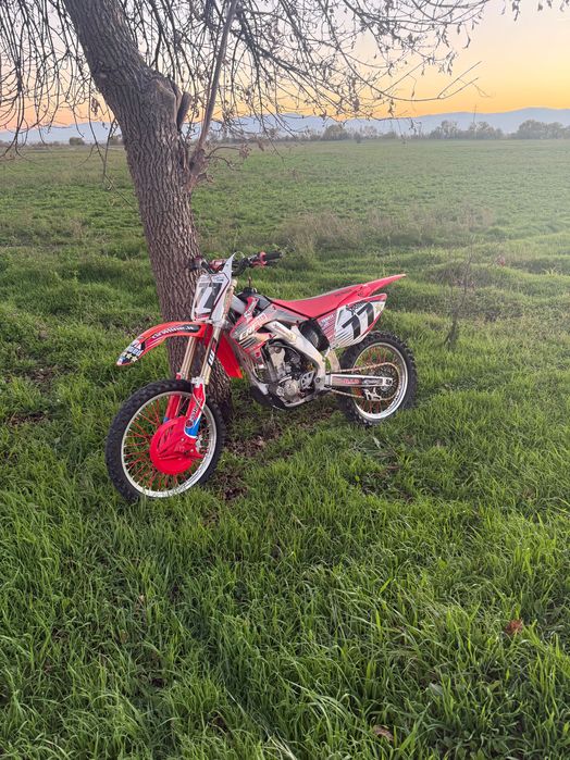 Здравейте продавам Honda crf250r с коментар на място