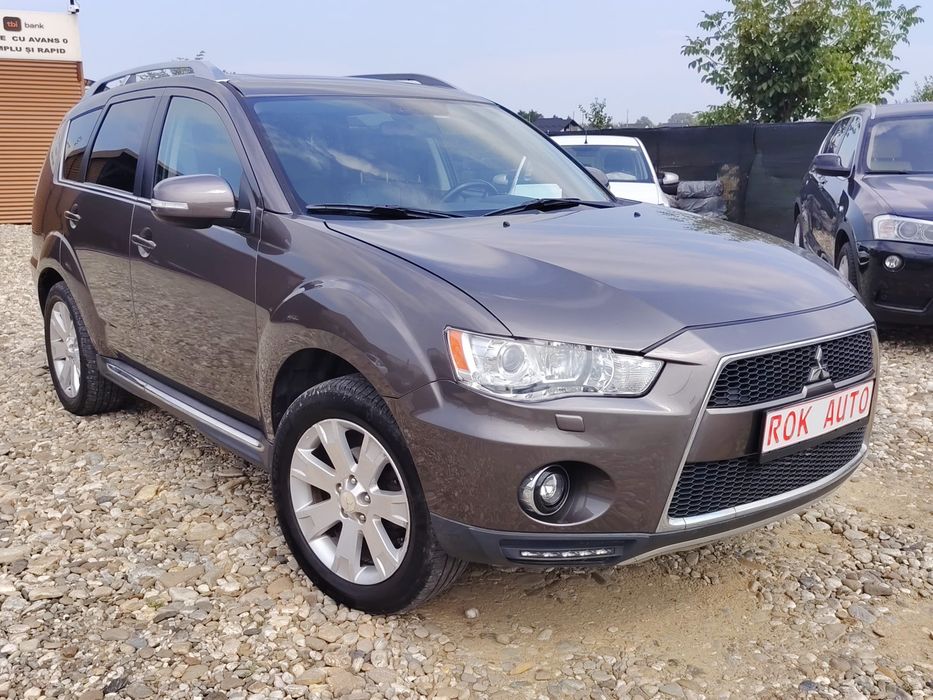 Mitsubishi Outlander 7 LOCURI,4x4- Automatic - 156 hp-RAR EFECTUAT-RATE doar cu BULETINUL!