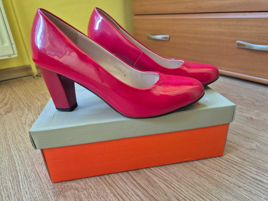 Pantofi rosii eleganti lacuiti dama marimea 38