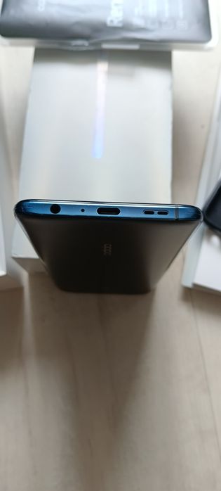 Oppo Reno. Samsung Galaxy A7