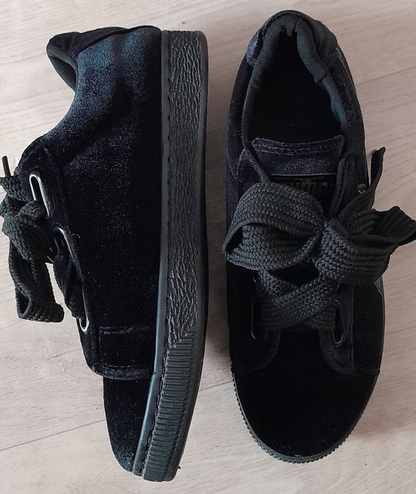 Женский черный кроссовка