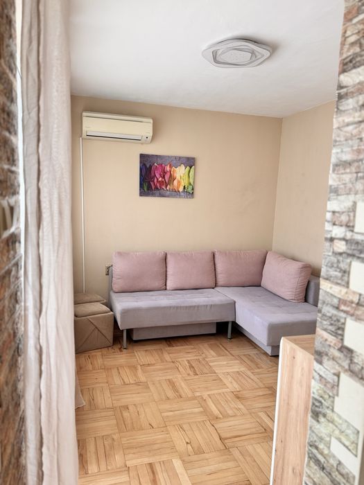 Четиристаен апартамент под Наем в кв. Победа, гр. Варна