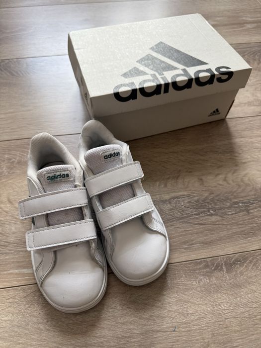 Детски спортни обувки Adidas