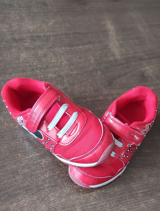 Adidasi marime 28