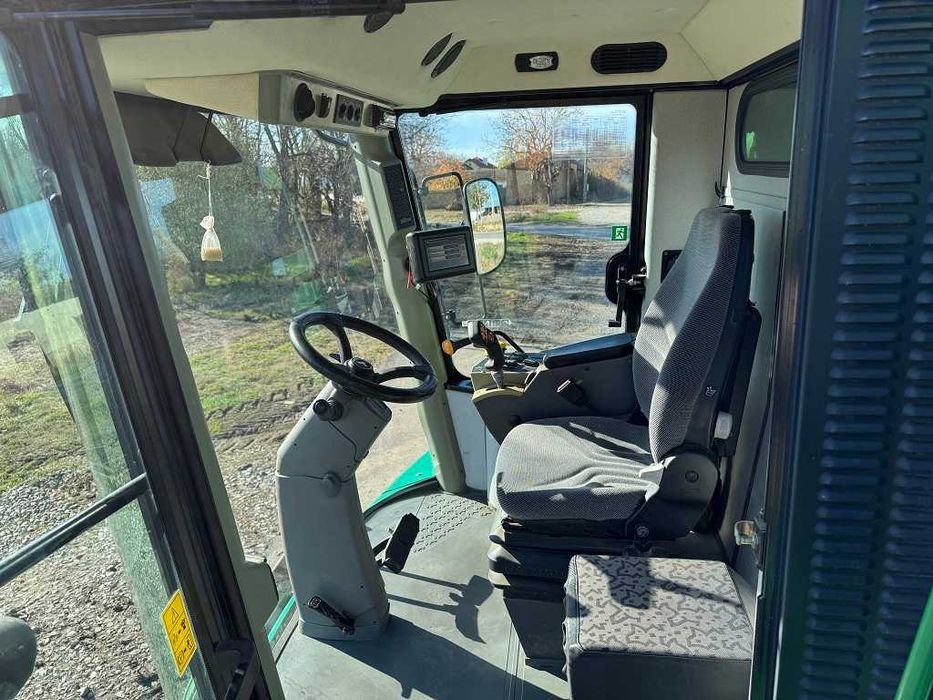 Комбайн John Deere W440 Лизинг