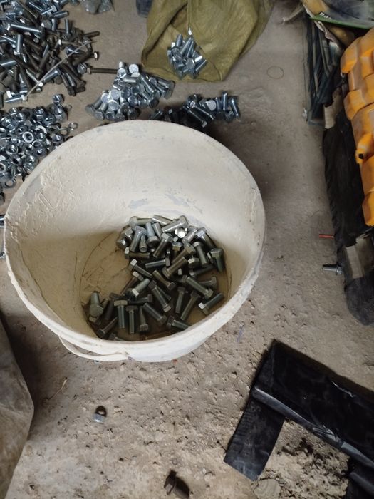 Bolt gayka shayba grabl