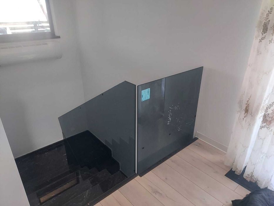 Balustrada de sticla