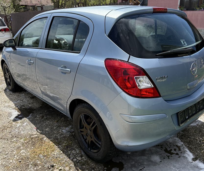 Opel corsa 1.2 benzina