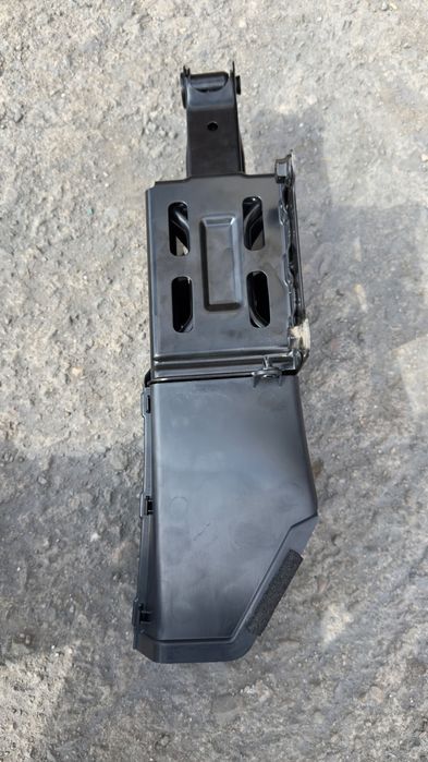 Крик за Toyota със стойка