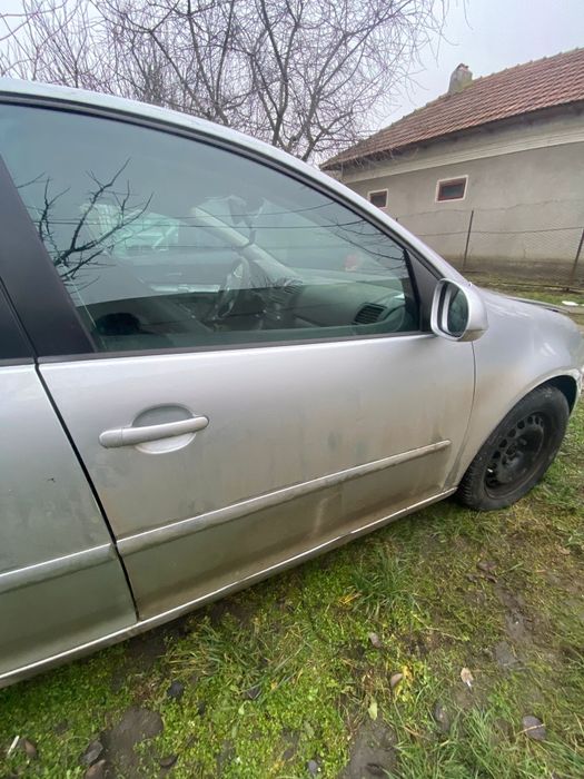 Golf 5 pentru desmembrari