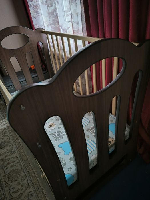 Продам манеж б/у