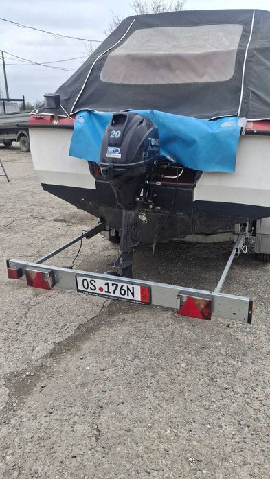 barca cu motor si peridoc de vanzare