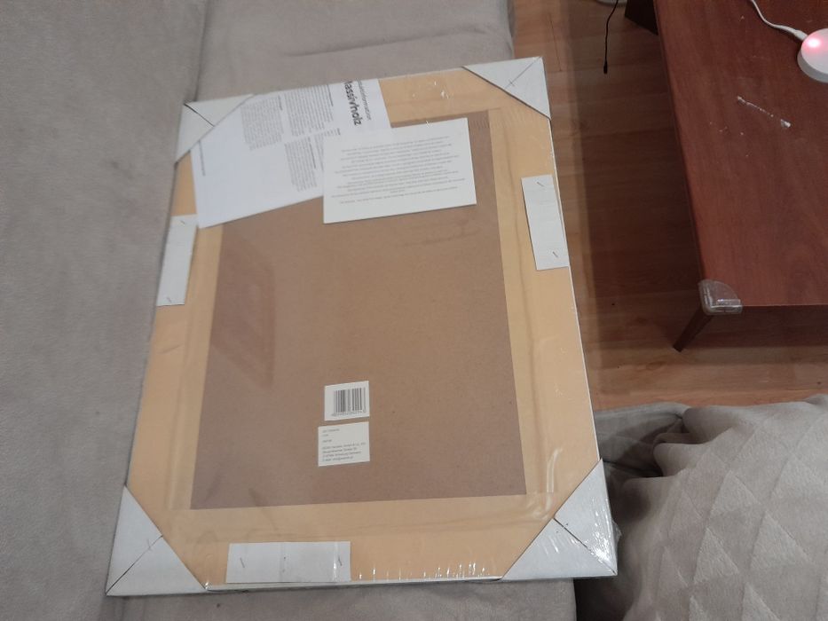 Vand oglinda cu rama din lemn masiv, ornament argintiu, noua