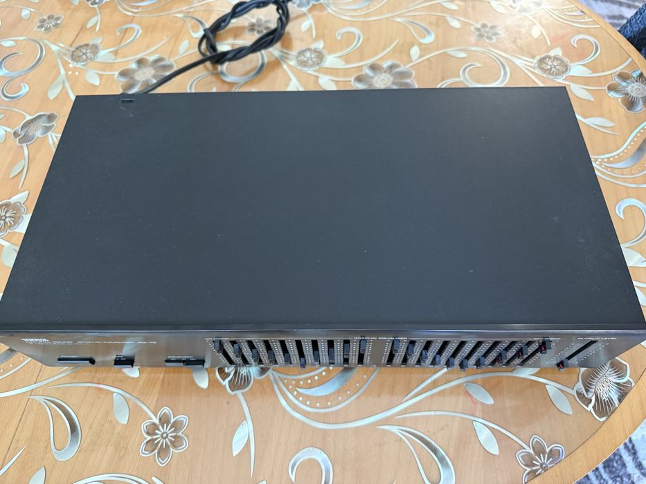 Yamaha EQ-70 Еквалайзер