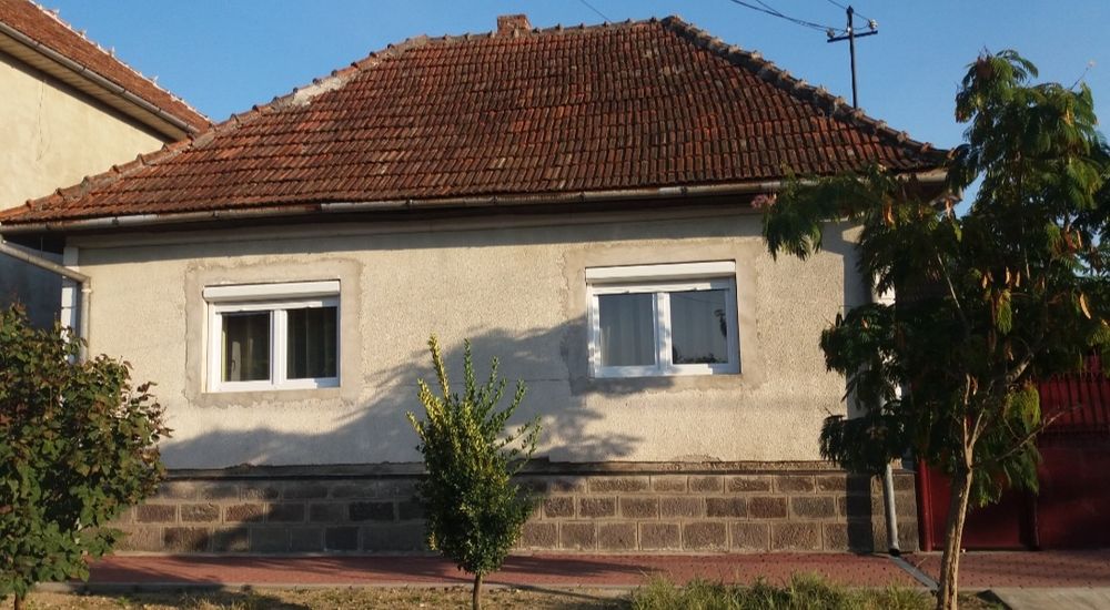 Vând casa renovata în Sebiș