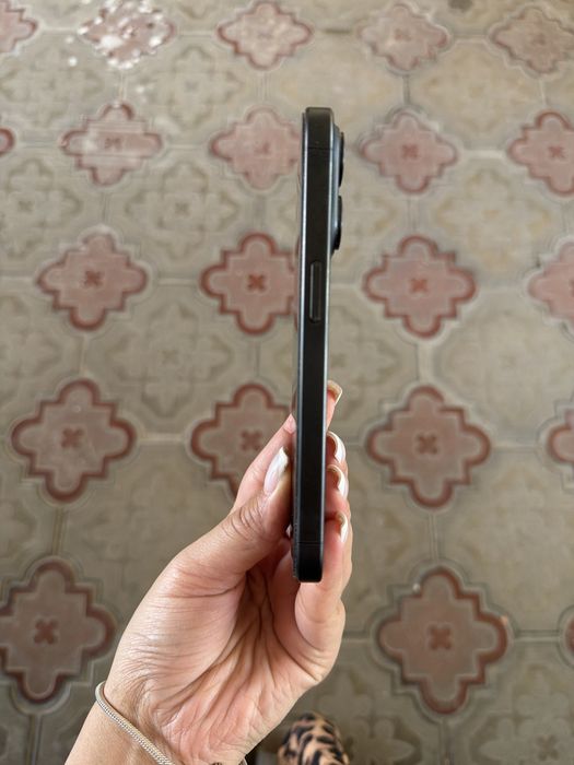 Продается iphone 15 pro в идеальном состоянии