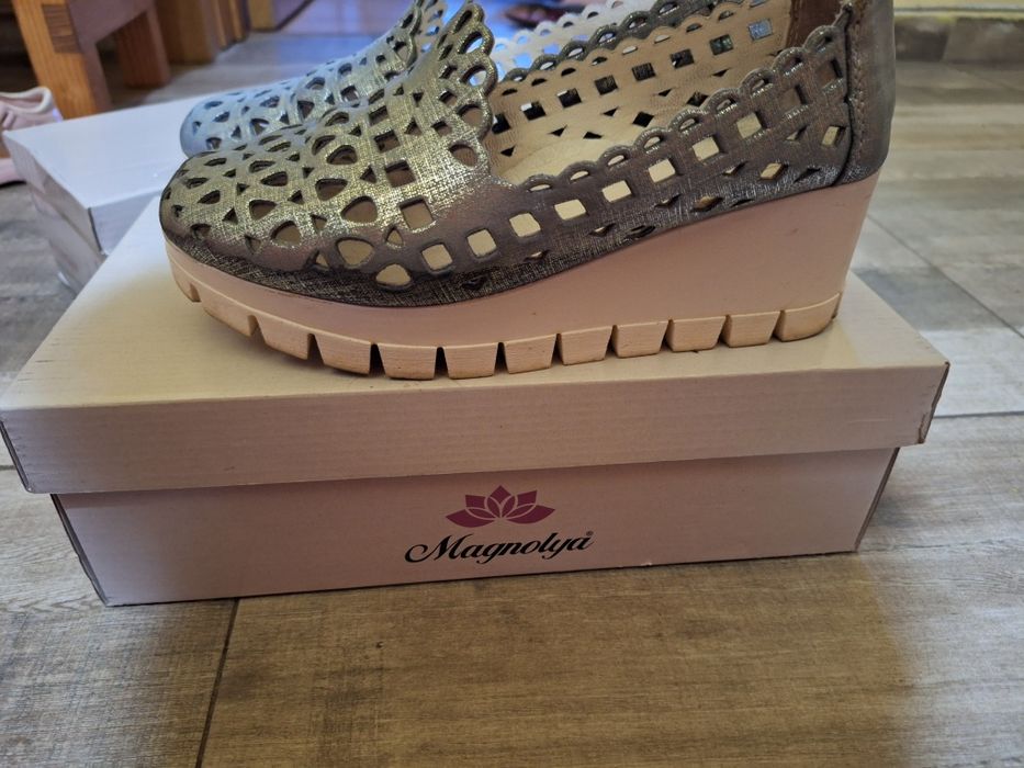 Дамски обувки естествена кожа