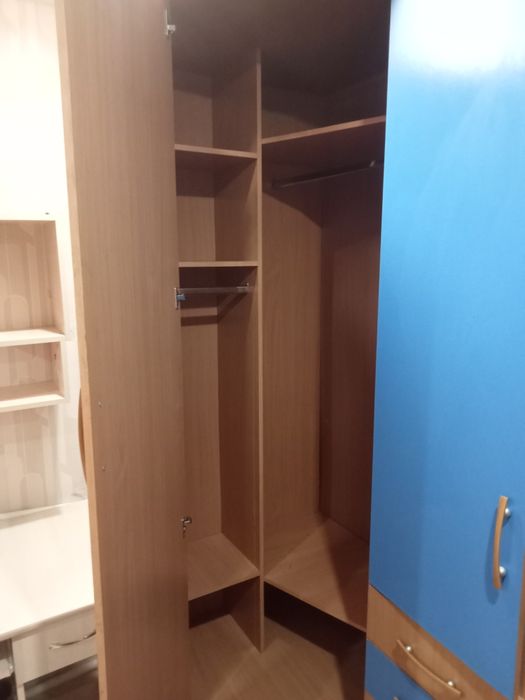 Шкаф угловой, большой