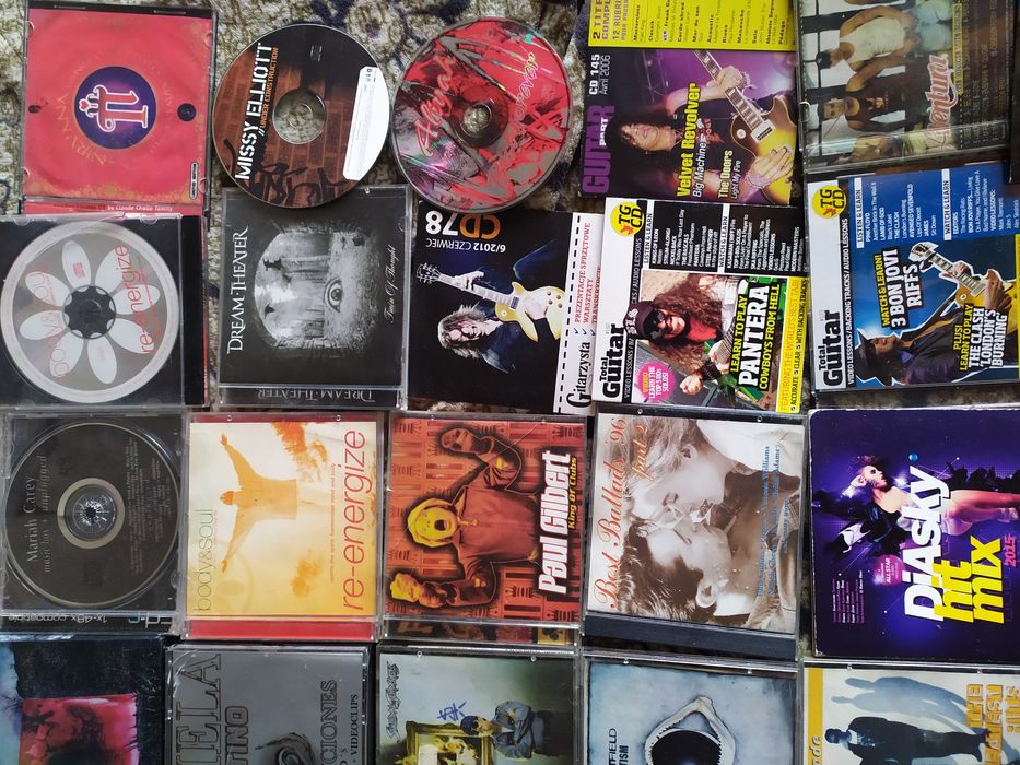 оригинални Cd дискове с музика