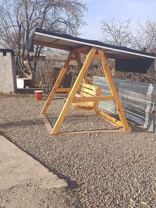 Продам деревянную качелю