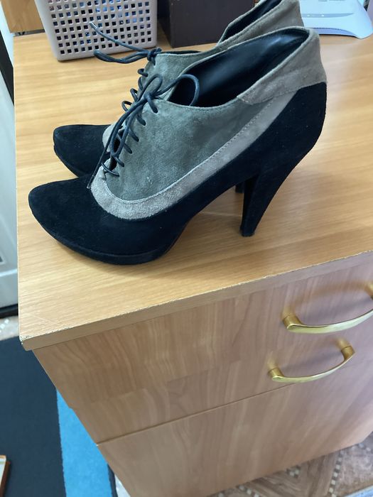 Ботильоны на каблуках