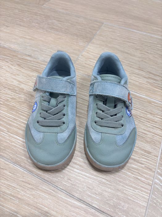 Adidasi baieti H&M