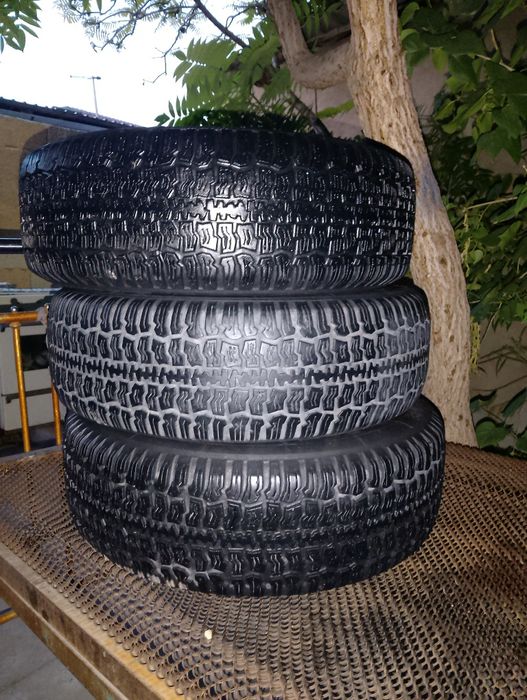 Продам шины на Ниву