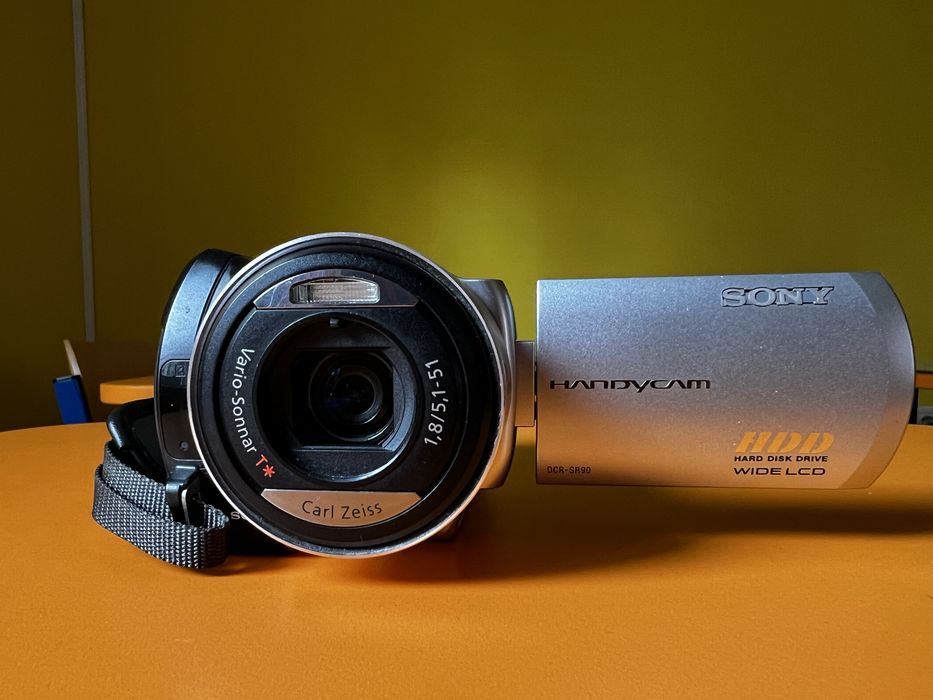 Уеб камера Logitech C920 Pro и Видеокамера Sony DCR-SR90E