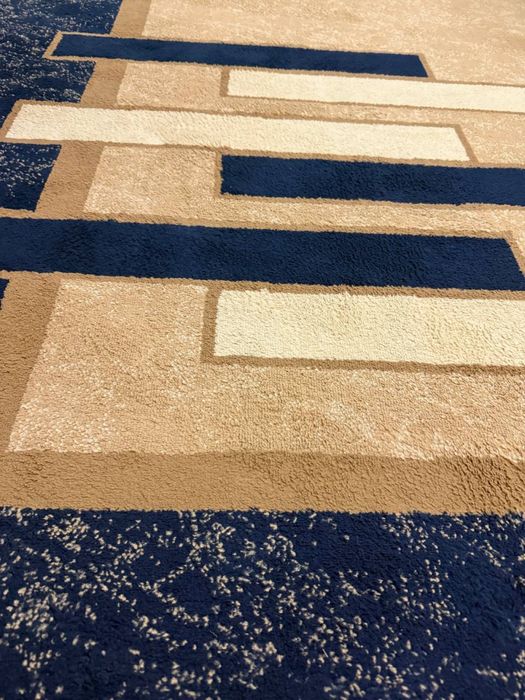 Gilam sotiladi 5*3,5 metr