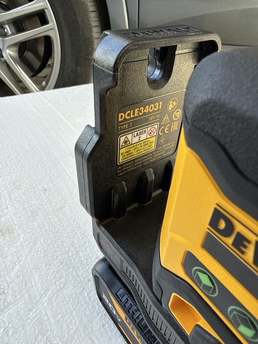 Vind laser Dewalt DCLE34031 XR nou  2025 cu acum 3ah
