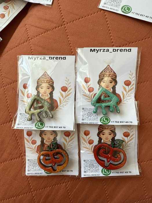 Этно брошь ручная работа.