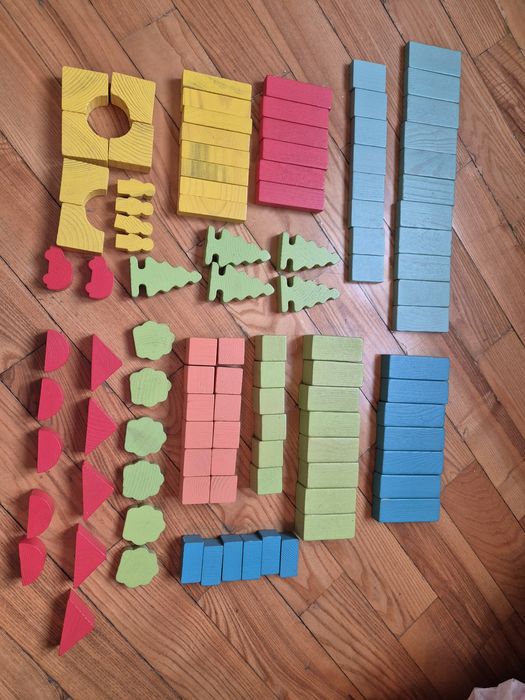 Продам детский деревянный конструктор б/у