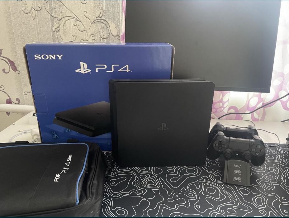 Playstation 4 slim