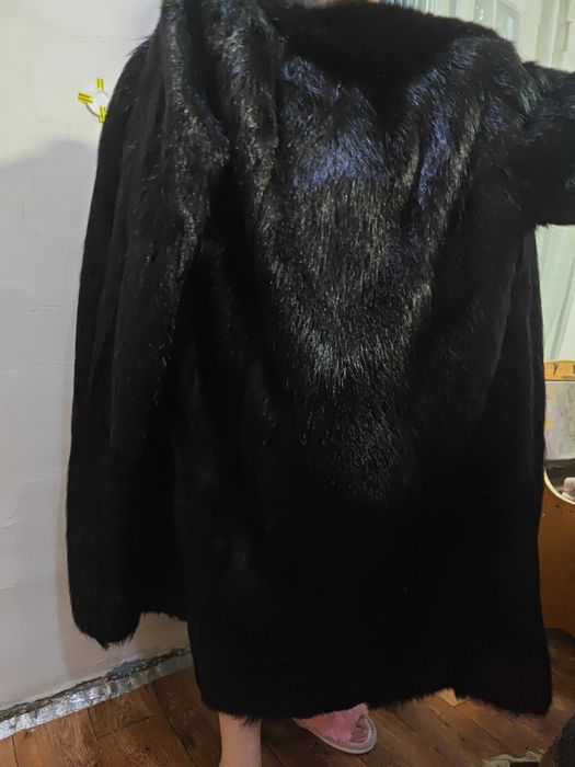 Продам шубу.52-54размер.андатра