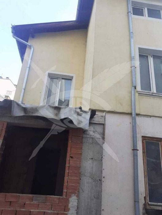 Продава се Етаж от къща в София, Център - 50 кв.м за 2820 €/кв.м - Снимка #1