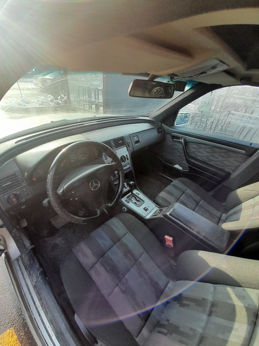 Мерседес С 180 газ документ ,автомат