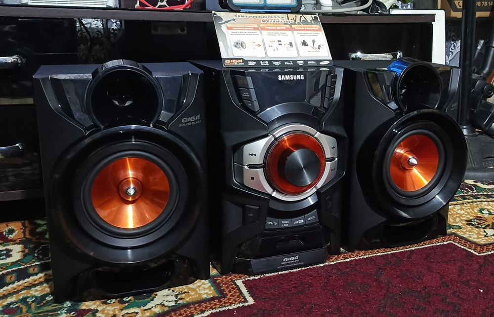 Музыкальный центр модель. Samsung. GIGA. Blast