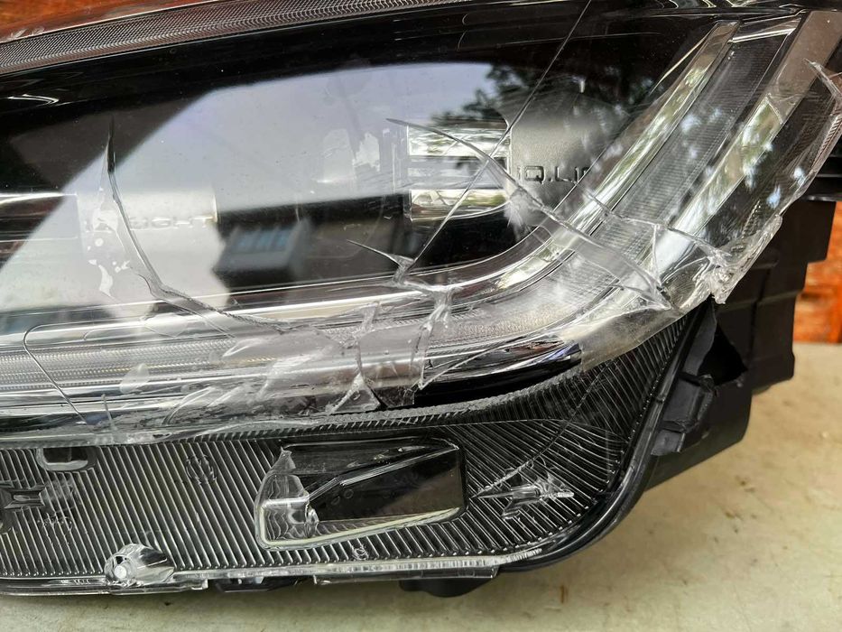 Фар за VW TAIGO LED (За части)