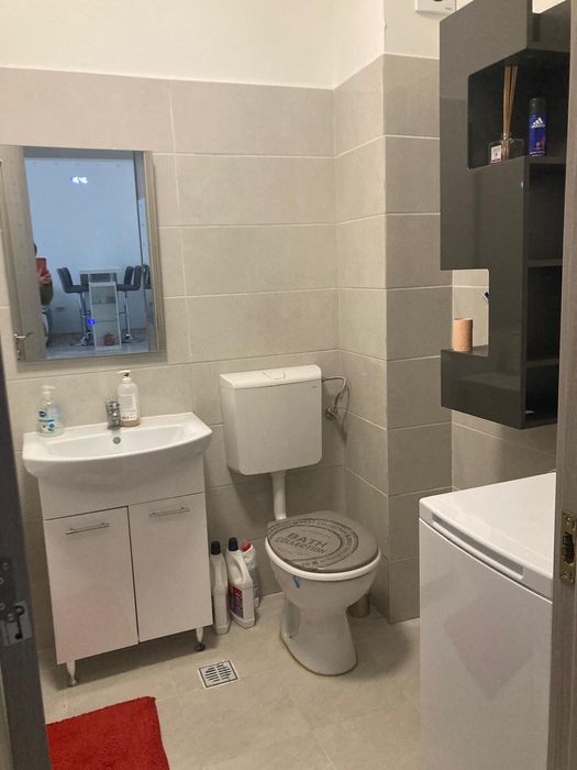 Inchiriez apartament cu 2 camere