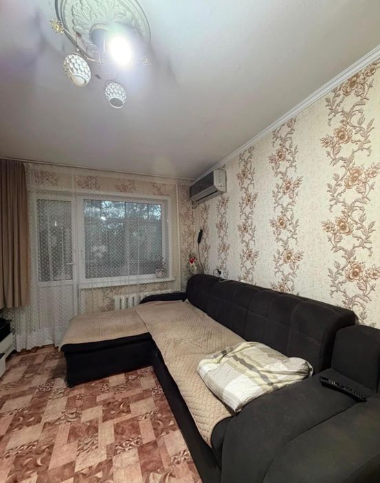 Продам 2 ком квартиру район 8 школы