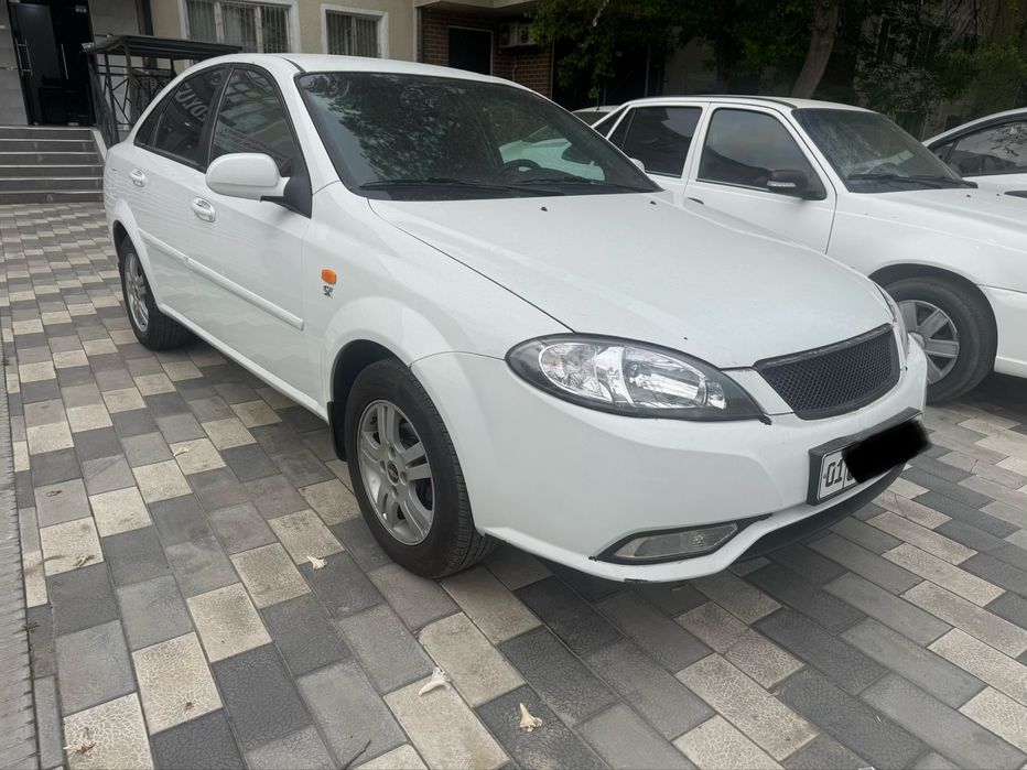 Срочно продаю машину ласетти 2010 механика