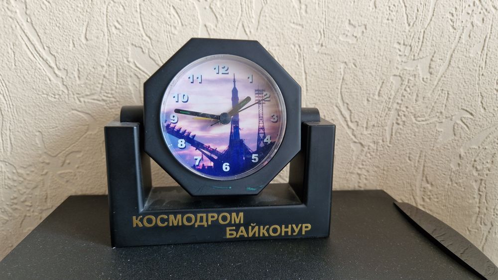 Часы Байконур 2 штуки
