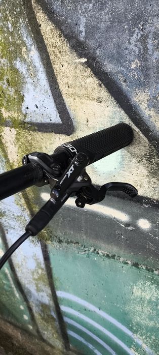 Bicicleta downhill YT. Rockshox. Magura.  XT. GX.