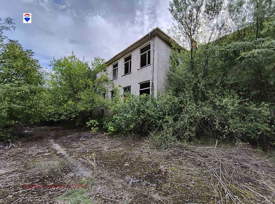 Бизнес имот за продажба в с. Тертер