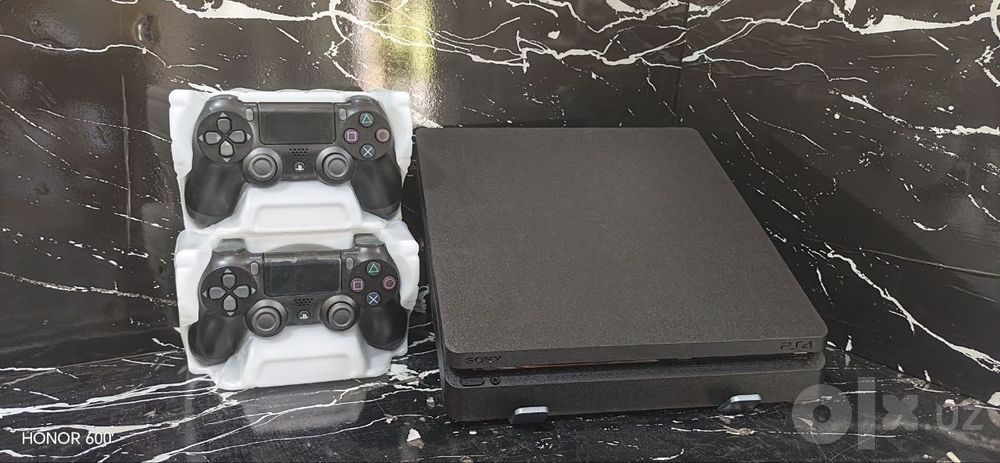 Playstation 4 slim