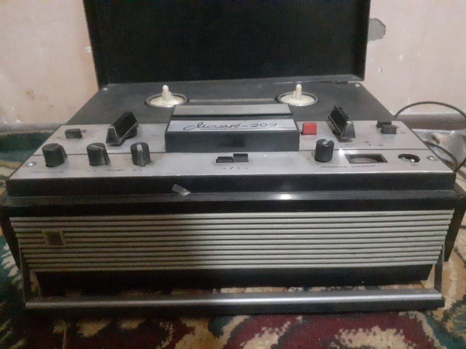 Magnetafon sotiladi  Маяк202 katushichniy