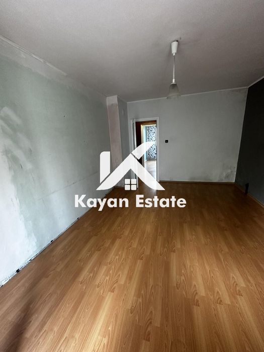 Дава се под наем Тристаен апартамент в Бургас, Изгрев - 80 кв.м за 400 € - Снимка #4